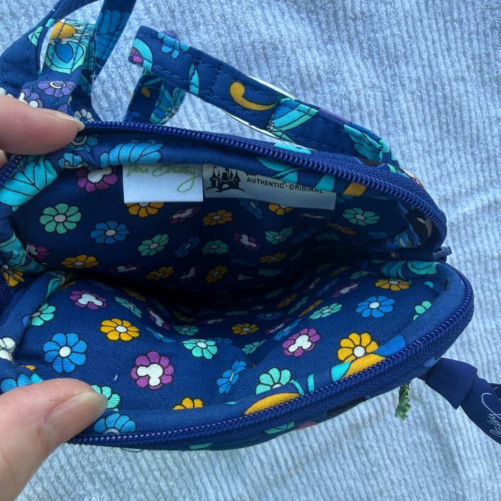 Vera Bradley mini hipster Disney collection - Picture 6 of 7